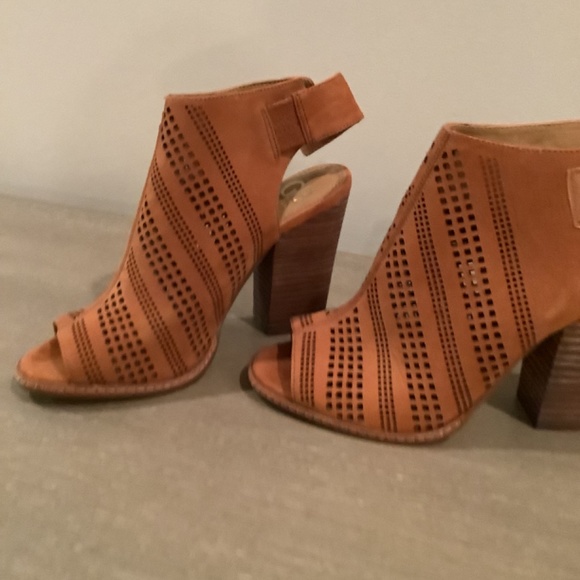 Gianni Bini open toe bootie - Picture 3 of 13